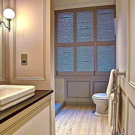 فندق مبيت وإفطار Bay 4*
