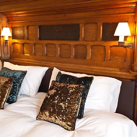 Oda ve Kahvaltı Bay 4*